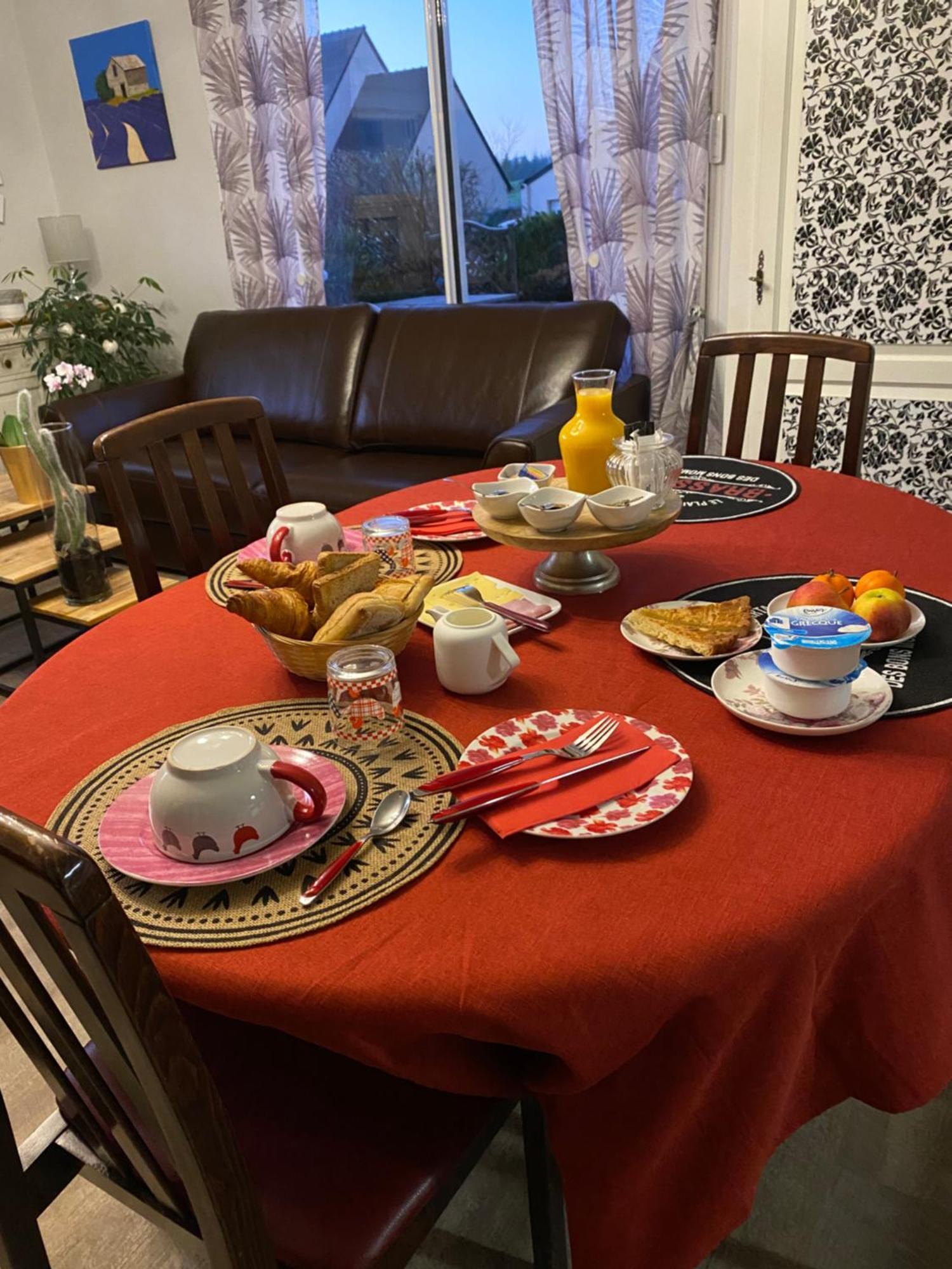 Maison D'Hotes La Marie Pierre Pluherlin 外观 照片